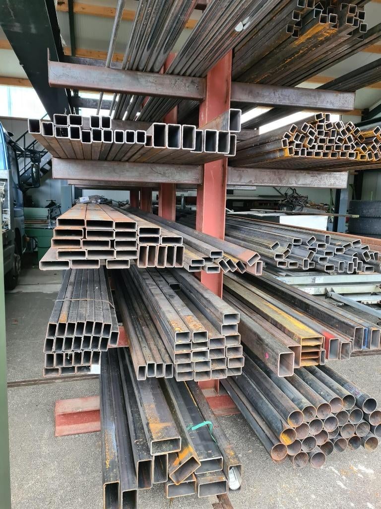 metalen kokers buizen staal ijzer., Doe-het-zelf en Verbouw, Metalen, Zo goed als nieuw, IJzer, Ophalen