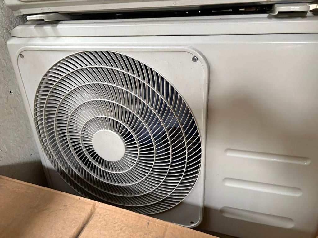 Duo split unit 2x 2.5 kw airco, Ophalen of Verzenden, Zo goed als nieuw, Wandairco