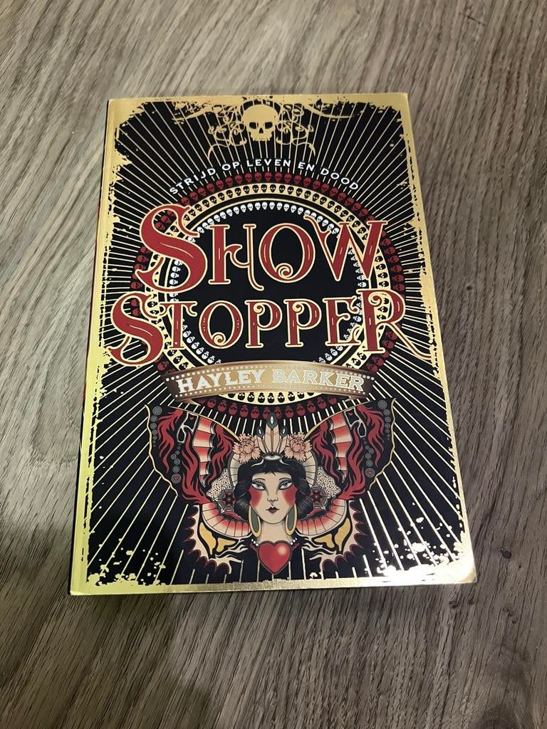 Showstopper - Hayley Barker, Ophalen of Verzenden, Zo goed als nieuw