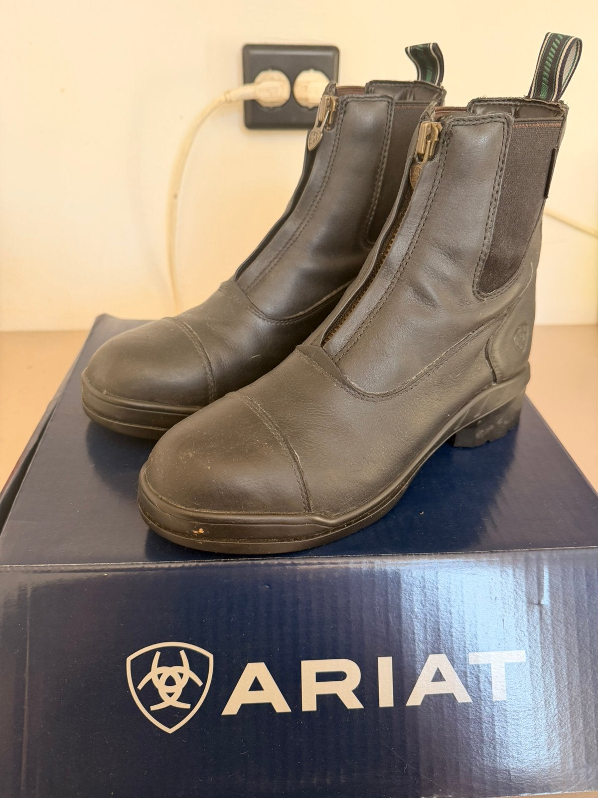ARIAT HERITAGE IV ZIP PADDOCK JODHPURS STEEL TOE, Kleding | Dames, Zwart, Ophalen of Verzenden, Zo goed als nieuw, Werkschoenen