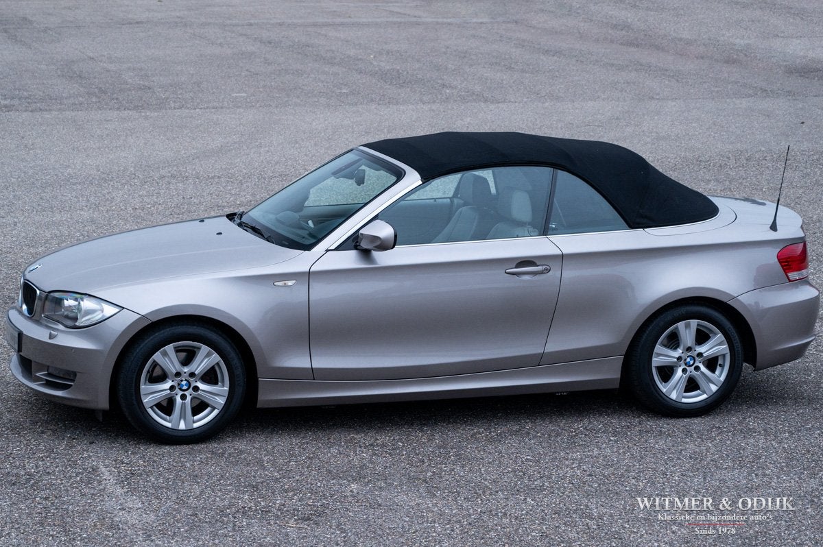 BMW 1 Serie Cabrio 118i High Executive 1e eig NL-auto, Dealer onderhouden, Achterwielaandrijving, Beige, Cabriolet