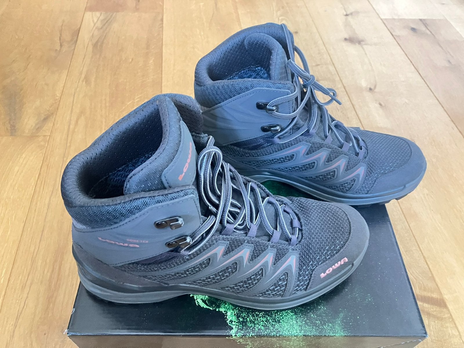 Lowa Women’s Innox Pro GTX Mid maat 41,5, Ophalen of Verzenden, Zo goed als nieuw, Schoenen
