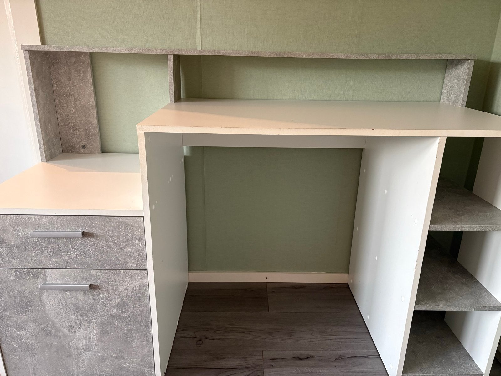 Bureau met opbergruimte en optionele bureaustoel, Huis en Inrichting, Ophalen, Opbergruimte, Gebruikt, 139 cm