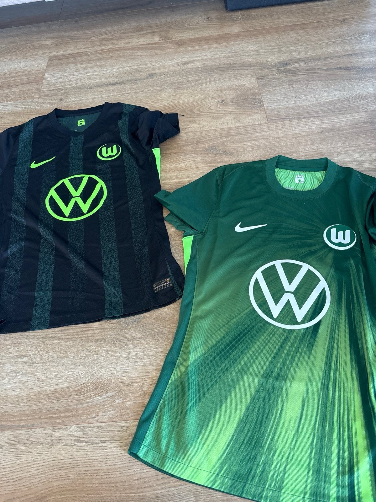 Nike Wolfsburg Voetbalshirts - Thuis & Uit (Maat m), Maat 38/40 (M), Overige typen, Nieuw, Ophalen of Verzenden