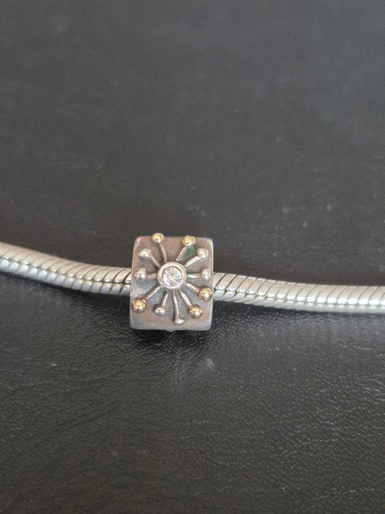 Pandora echte zilver met echt goud bedel, Sieraden, Tassen en Uiterlijk, Bedels, Ophalen of Verzenden, Zo goed als nieuw, Goud