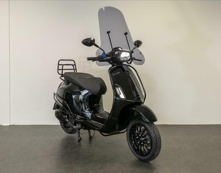 Vespa Sprint Black on Black NIEUW 0 KM