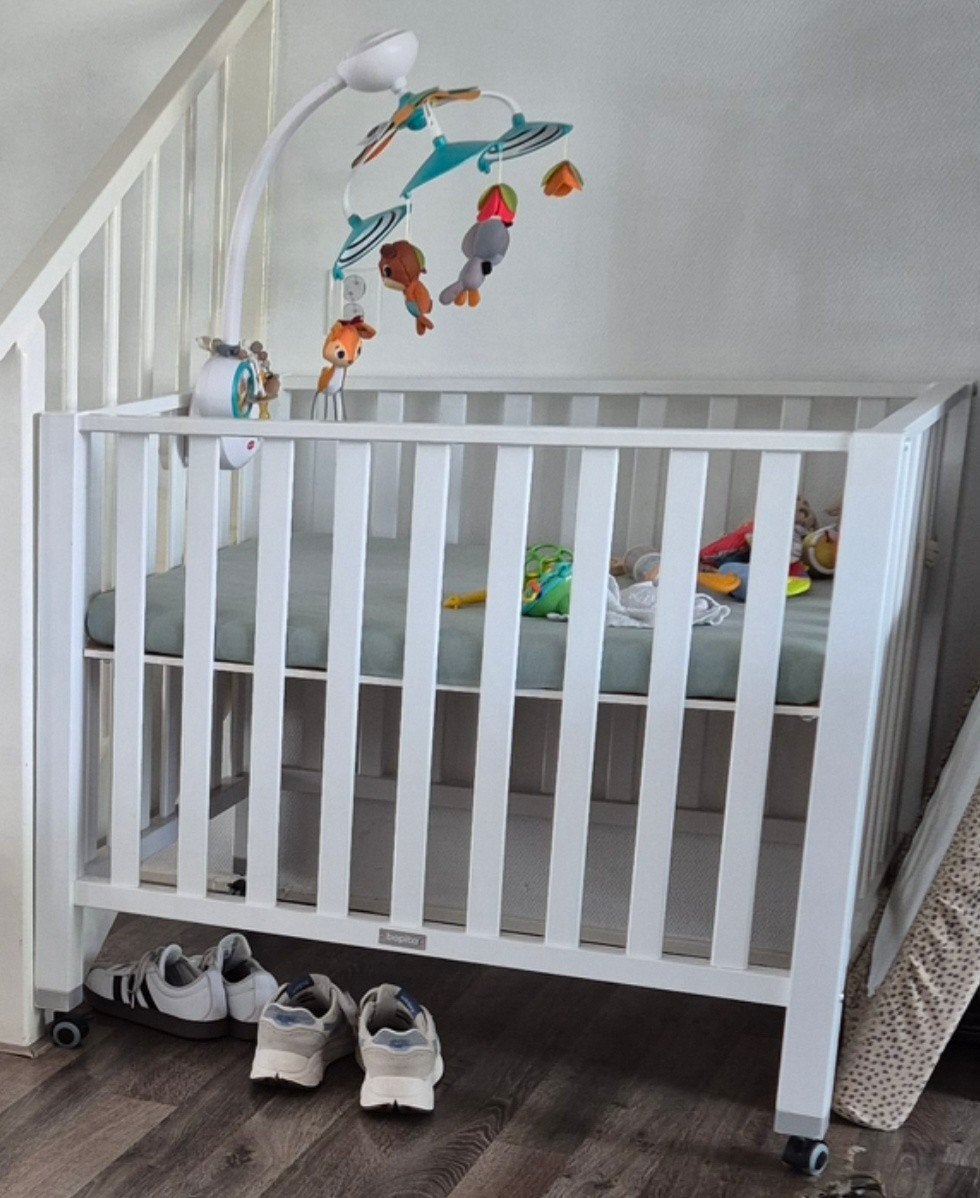 Bopita Box met matrasje en hoeslaken (eventueel met mobiel), Kinderen en Baby's, Ophalen, Gebruikt, In hoogte verstelbaar