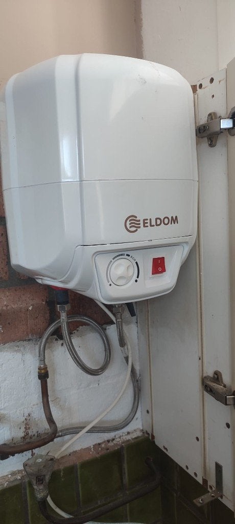 ELDOM 7 liter boiler boven wasbak model 230V 1,5 kW, Minder dan 20 liter, Boiler, Ophalen of Verzenden, Minder dan 3 jaar oud