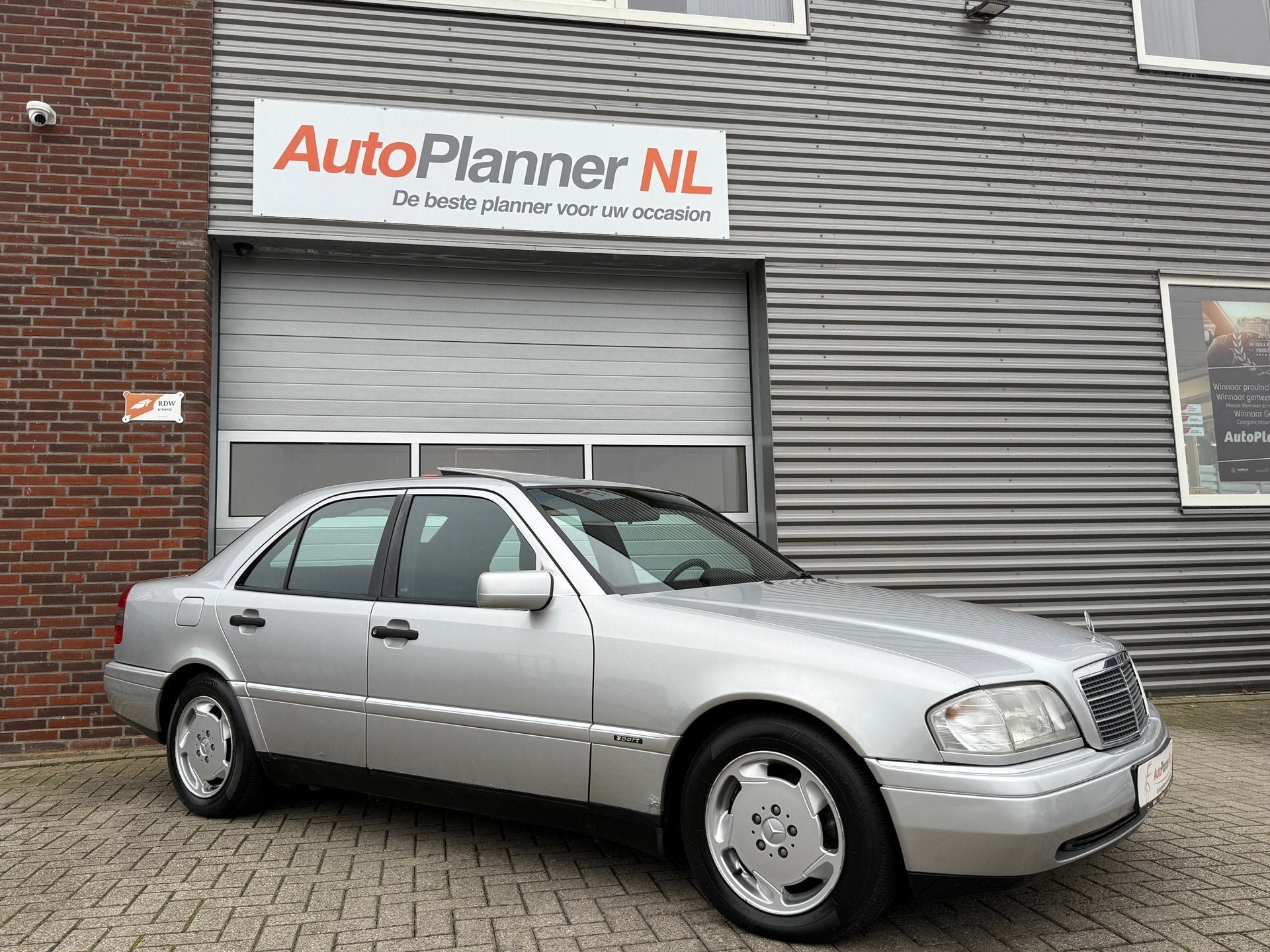 Mercedes-Benz C-klasse 280 Classic! Schuifdak! Nieuwe APK!, Automaat, 745 kg, Zwart, Bedrijf