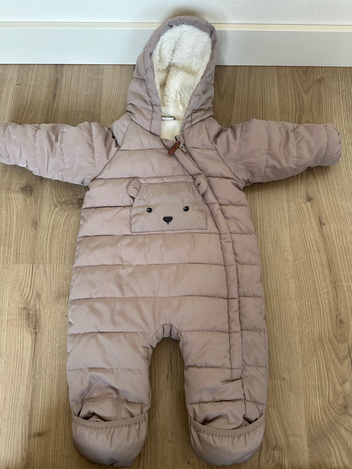 Comfortabele baby winterjas met capuchon en teddy voering, Ophalen of Verzenden, Zo goed als nieuw, Jongetje of Meisje