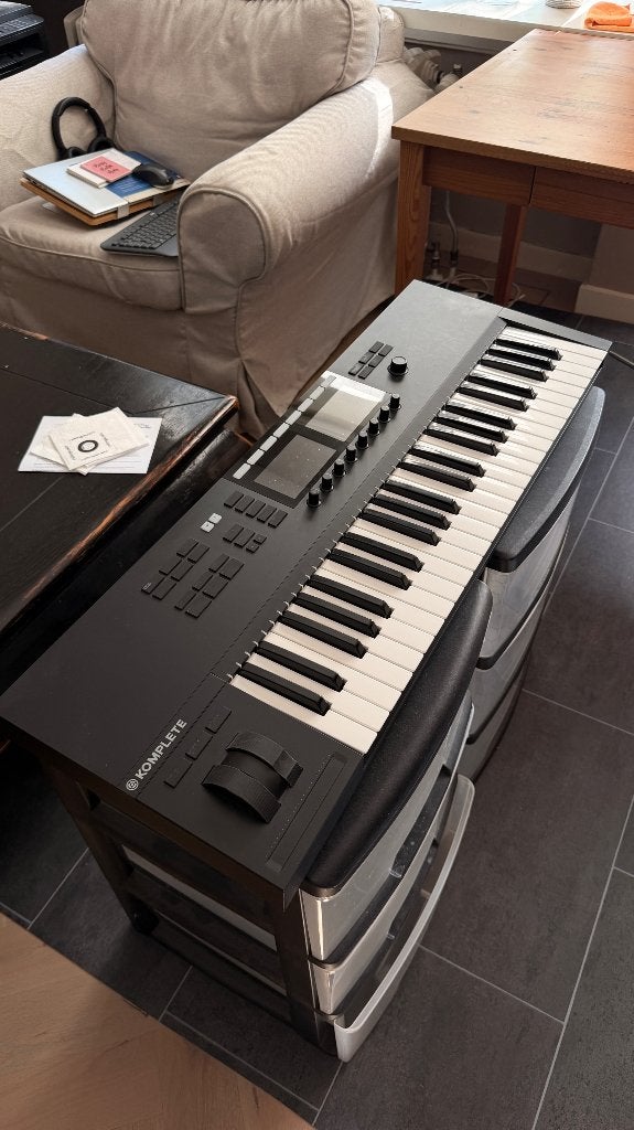 Native Instruments Komplete Kontrol S61 MK2 MIDI-keyboard, Muziek en Instrumenten, 61 toetsen, Zo goed als nieuw, Midi-aansluiting