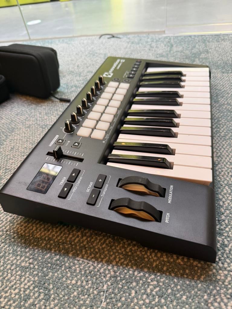 Novation Launchkey 25 Mk 1, Muziek en Instrumenten, Ophalen, Zo goed als nieuw