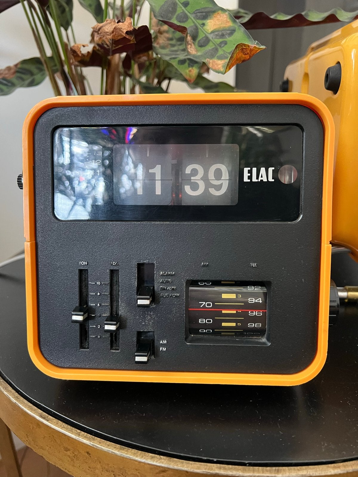 Vintage ELAC Flipklok Radio - Oranje / geel Retro Design, Ophalen of Verzenden