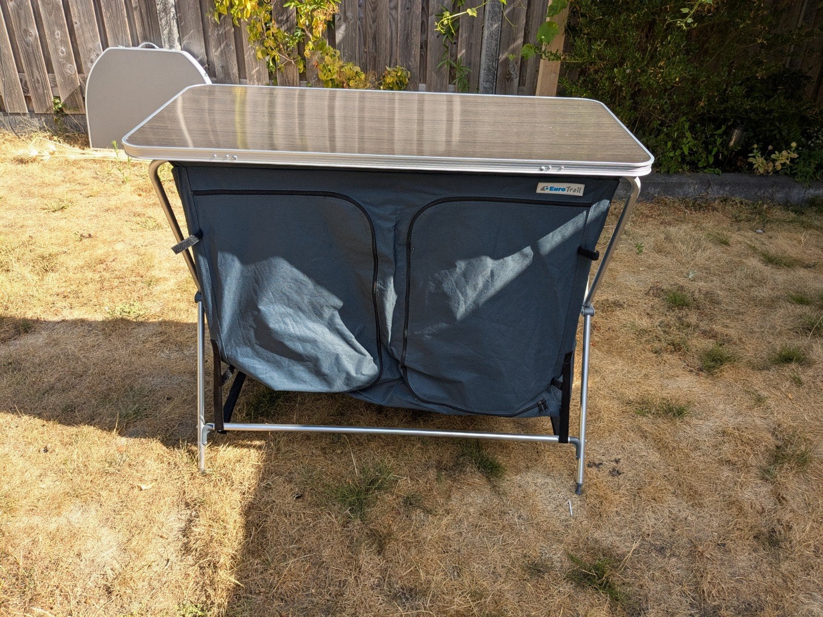 Eurotrail Campingkast 110x54 - Handig en Compact, Caravans en Kamperen, Ophalen, Gebruikt