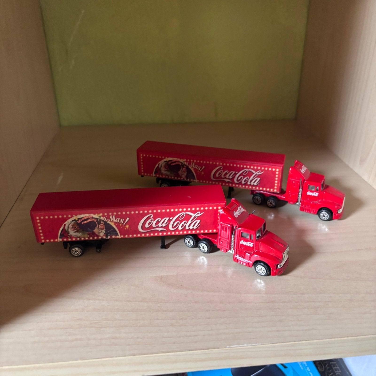 Coca Cola Kersttruck Schaalmodel Speelgoed (2 stuks), Ophalen of Verzenden, Gebruikt