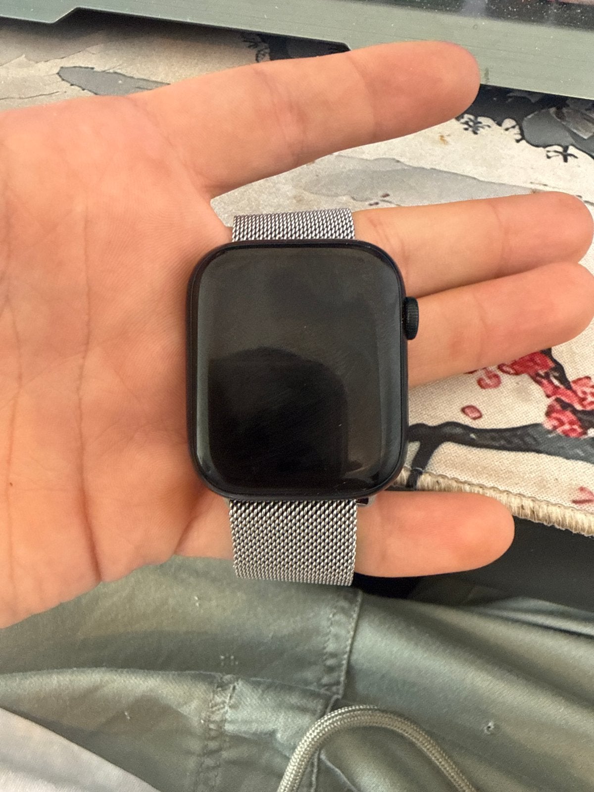 Apple Watch met zilveren Milanese band, Afstand, Zwart, IOS, Ophalen of Verzenden