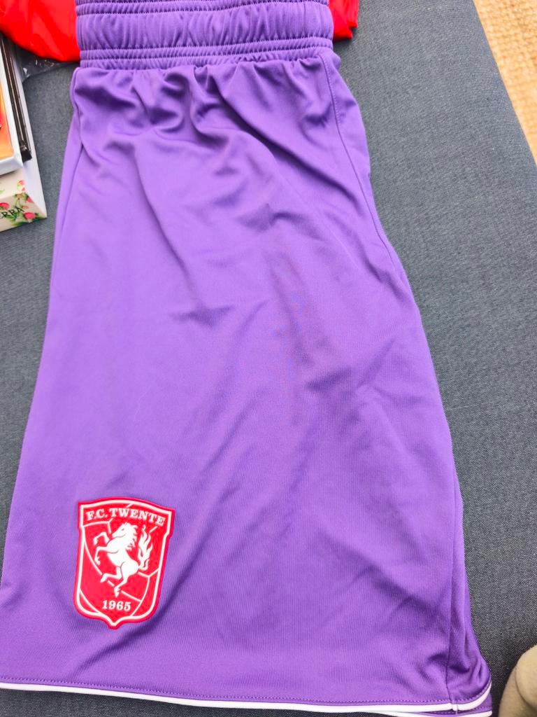 FC Twente Kicks Pure Energie Short Paars Maat S - Nieuw, Ophalen of Verzenden, Nieuw, Shirt