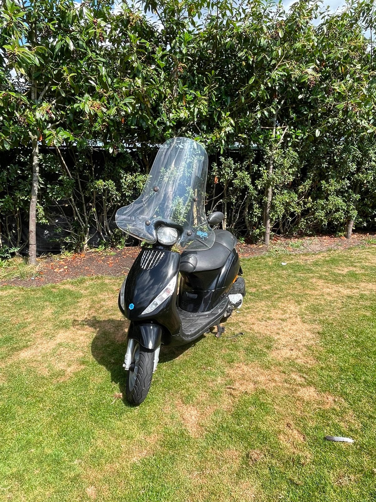 Piaggio Zip 4-takt snorscooter - Zwart, inclusief onderdelen, Fietsen en Brommers, Ophalen, Gebruikt, Zip, Benzine