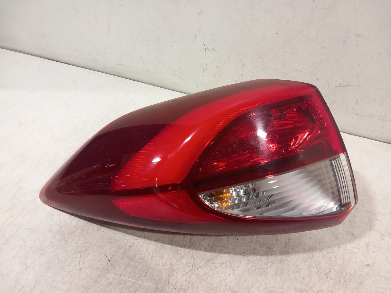 Achterlicht links buiten Hyundai Tucson, Onderdelen@venauto.nl, Van der Ven Autorecycling B.V., Gebruikt, Ettenseweg 76, 4706 PB Roosendaal, The Netherlands