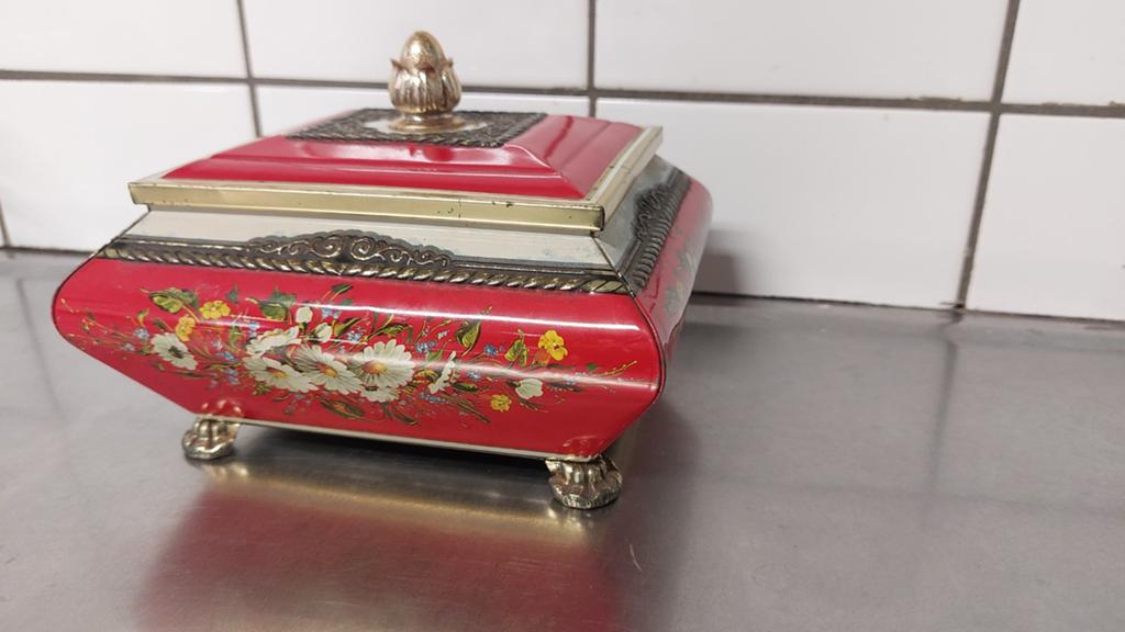 Charmant vintage sieradendoosje met bloemenmotief, Antiek en Kunst, Ophalen of Verzenden