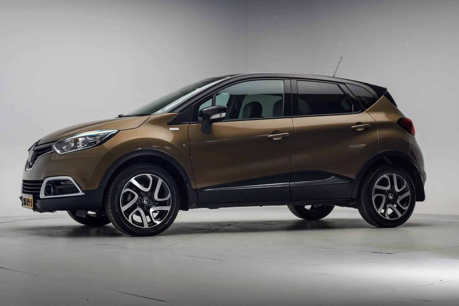 Renault Captur 1.5 dCi [ Achteruitrijcamera LM velgen Trekha, Auto's, Renault, Voorwielaandrijving, Gebruikt, 4 cilinders, Leder