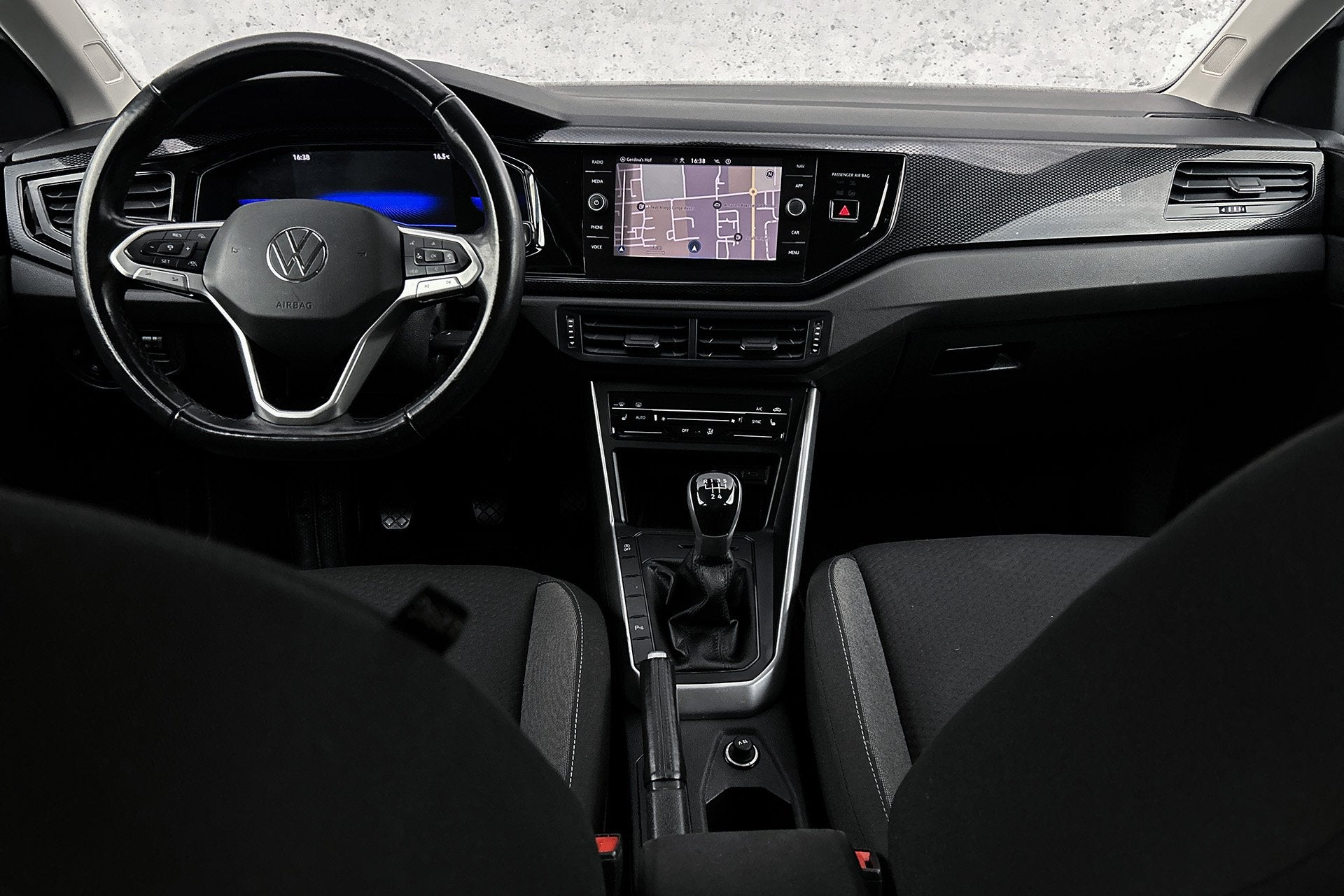 Foto 2 van Volkswagen Polo 1.0 TSI Life Business | Stoelverwarming | LE