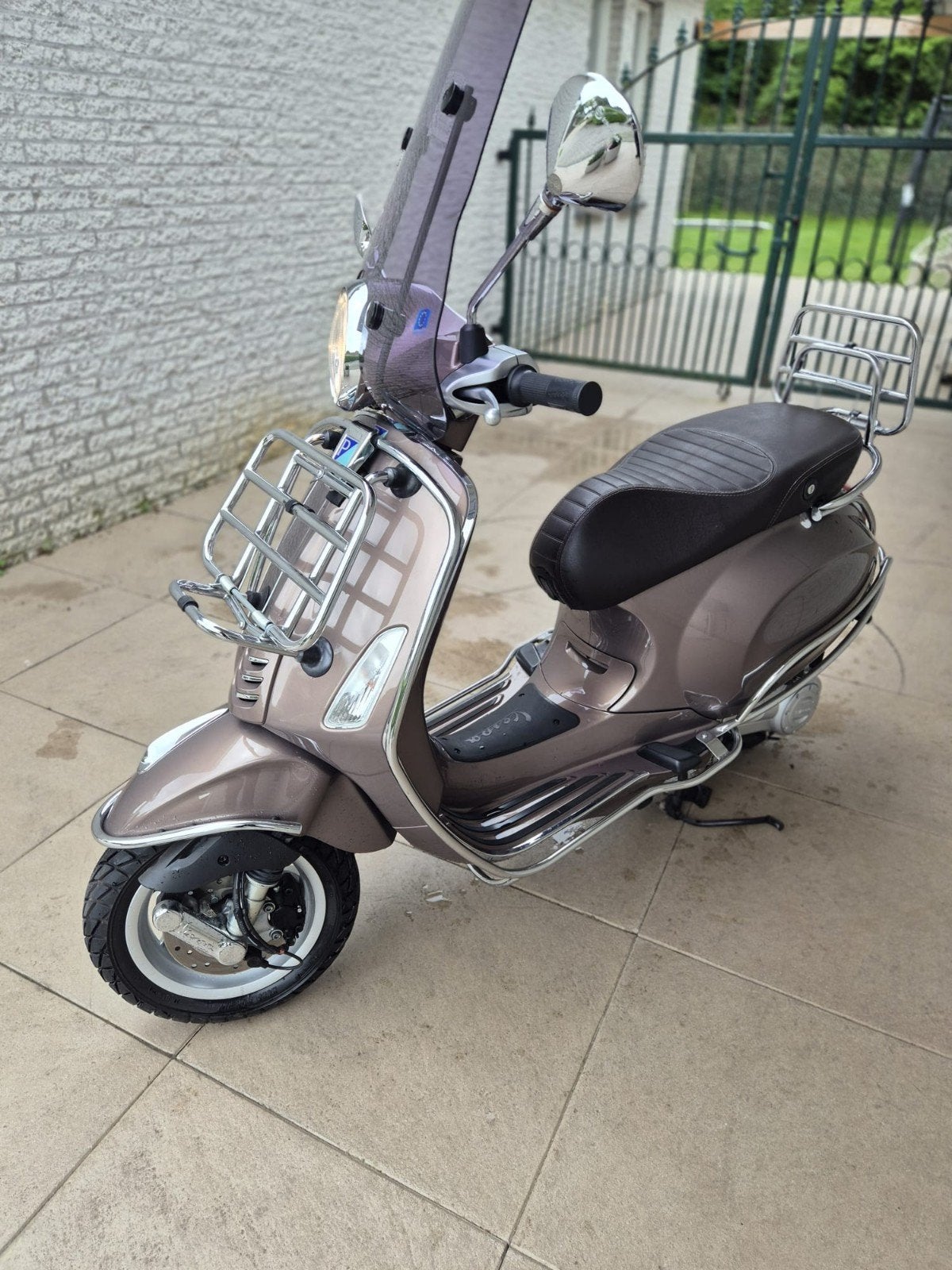 Vespa primavera, Fietsen en Brommers, Scooters | Vespa, Ophalen of Verzenden, Zo goed als nieuw, Benzine
