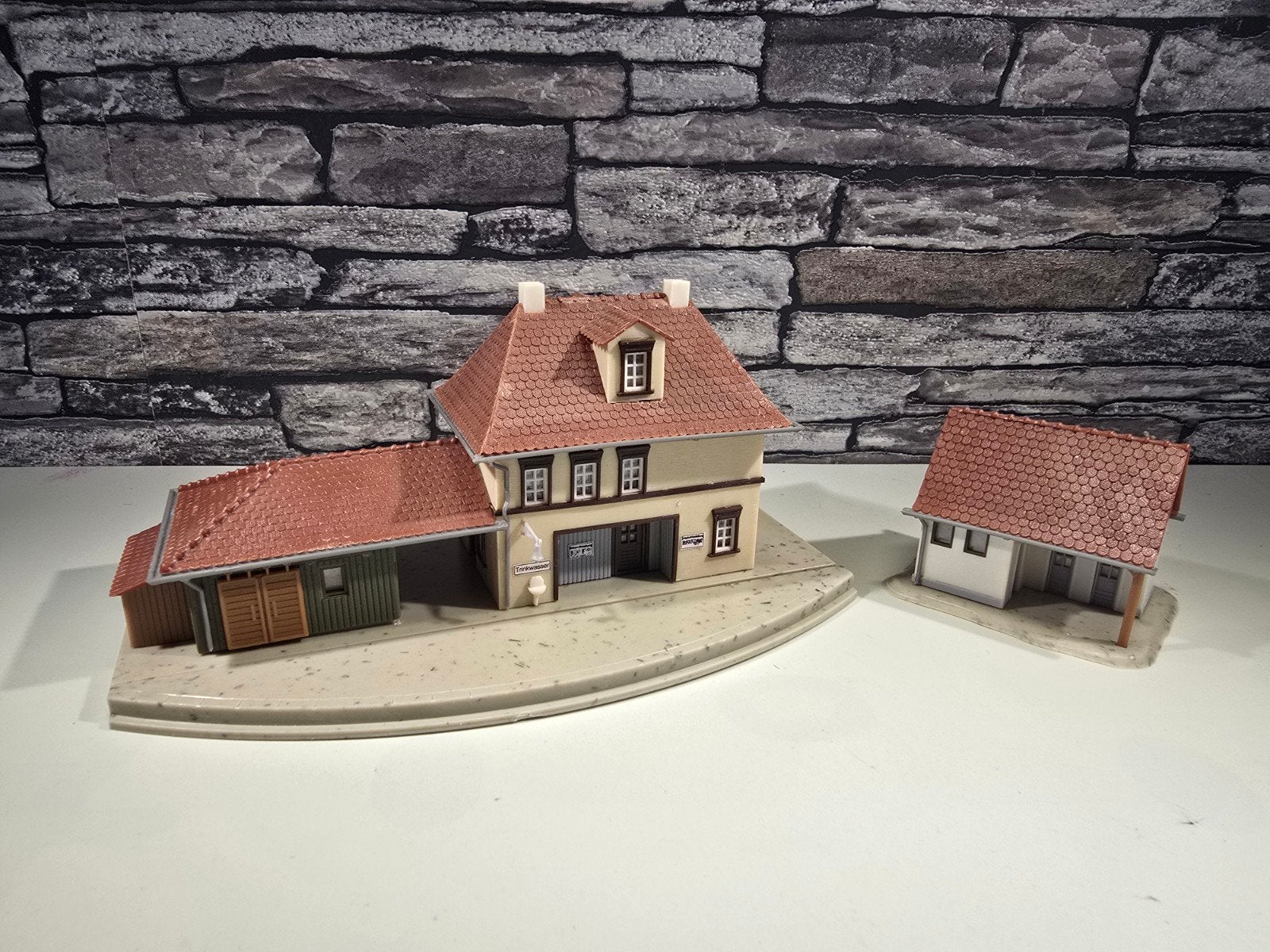kibri stationgebouw station N spoor modeltrein 1:160, Ophalen of Verzenden, Zo goed als nieuw, Brug, Tunnel of Gebouw, Overige merken