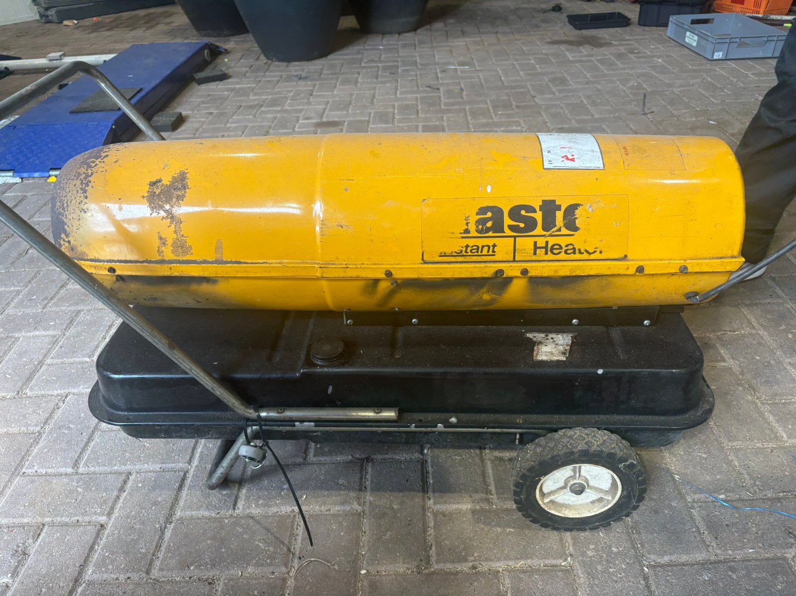mobiel diesel-hetelucht, Doe-het-zelf en Verbouw, Verwarming en Radiatoren, 30 tot 80 cm, Kachel, Ophalen of Verzenden, Zo goed als nieuw