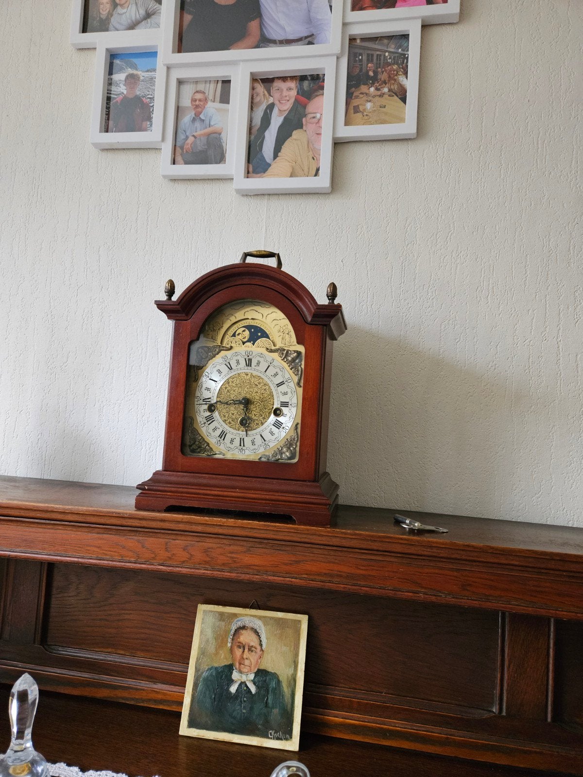 Antieke tafelklok met maanfase, Ophalen of Verzenden