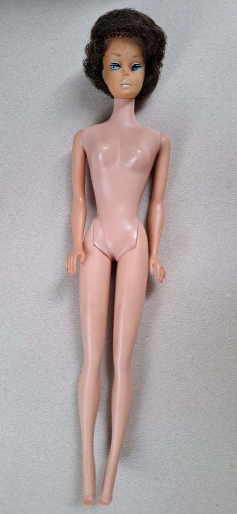 Vintage Barbie brunette Bubble Cut 1960's, Verzamelen, Poppen, Ophalen of Verzenden, Gebruikt, Pop