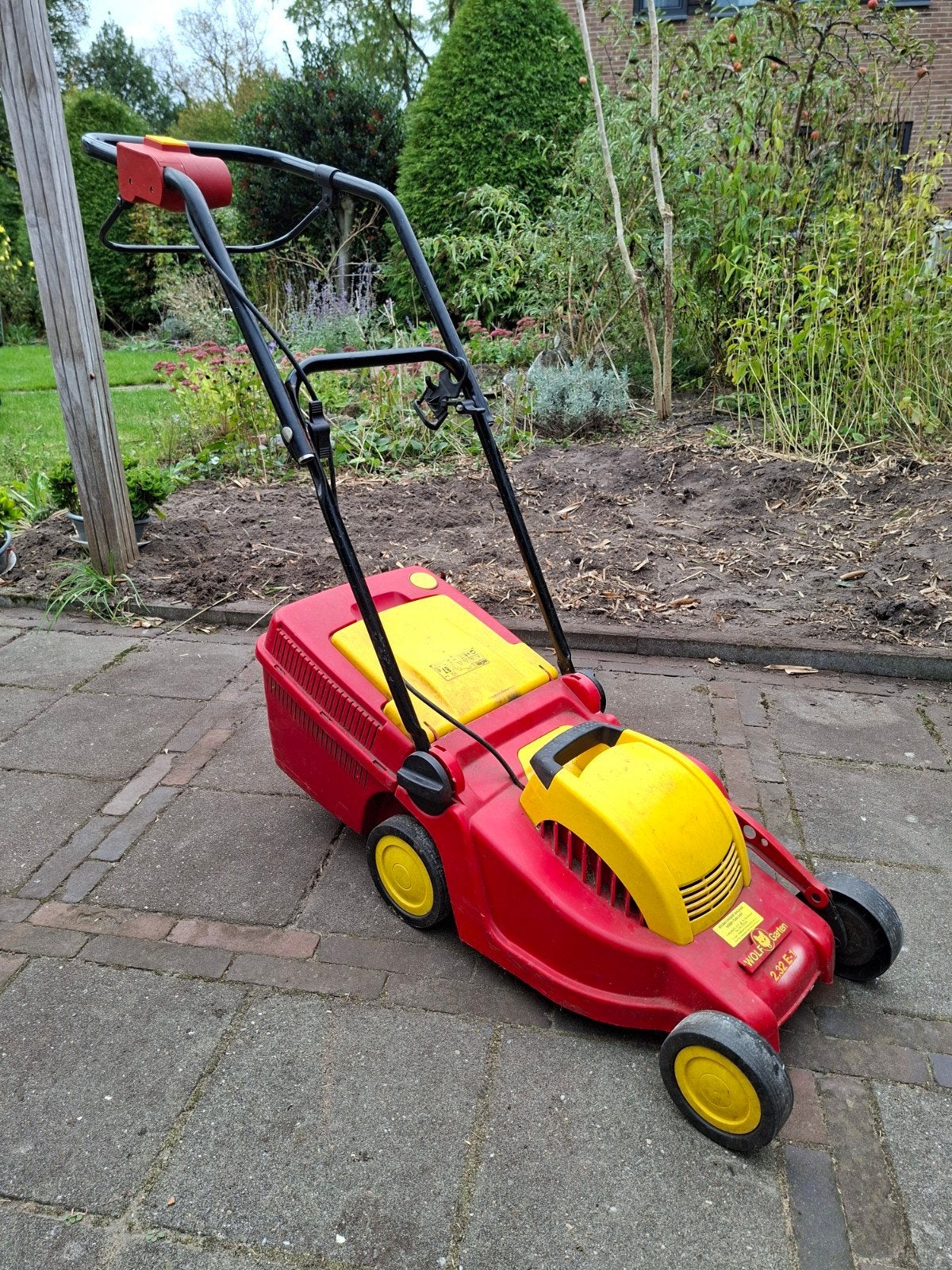 Wolf Garten 2.32 E-1 elektrische grasmaaier, Ophalen, Cirkelmaaier, Elektrische grasmaaier, Minder dan 30 cm