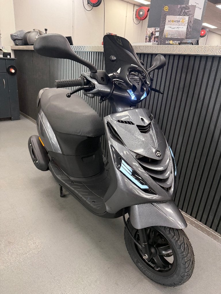 Piaggio Zip Brom SP E4 45KM BJ 2018 Full Option Led Scherm, Ophalen, Maximaal 45 km/u, Zip, Zo goed als nieuw