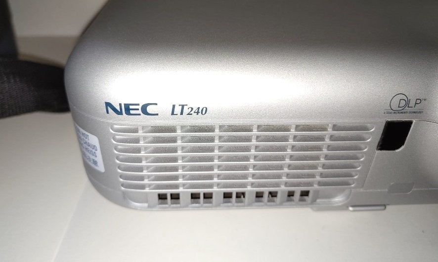NEC Beamer LT-240 (werkend), Audio, Tv en Foto, Beamers, Ophalen, Gebruikt, NEC, DLP