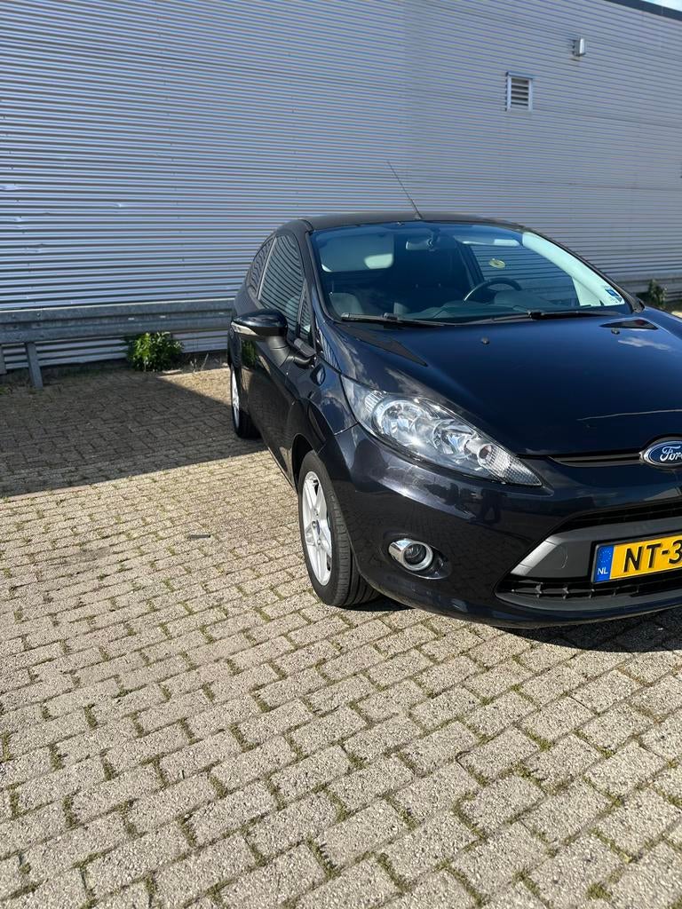 Ford Fiesta 1.2 LİMİTED Bluetooth Airco ! Vaste Prijs !, Voorwielaandrijving, Zwart, Zwart, Handgeschakeld