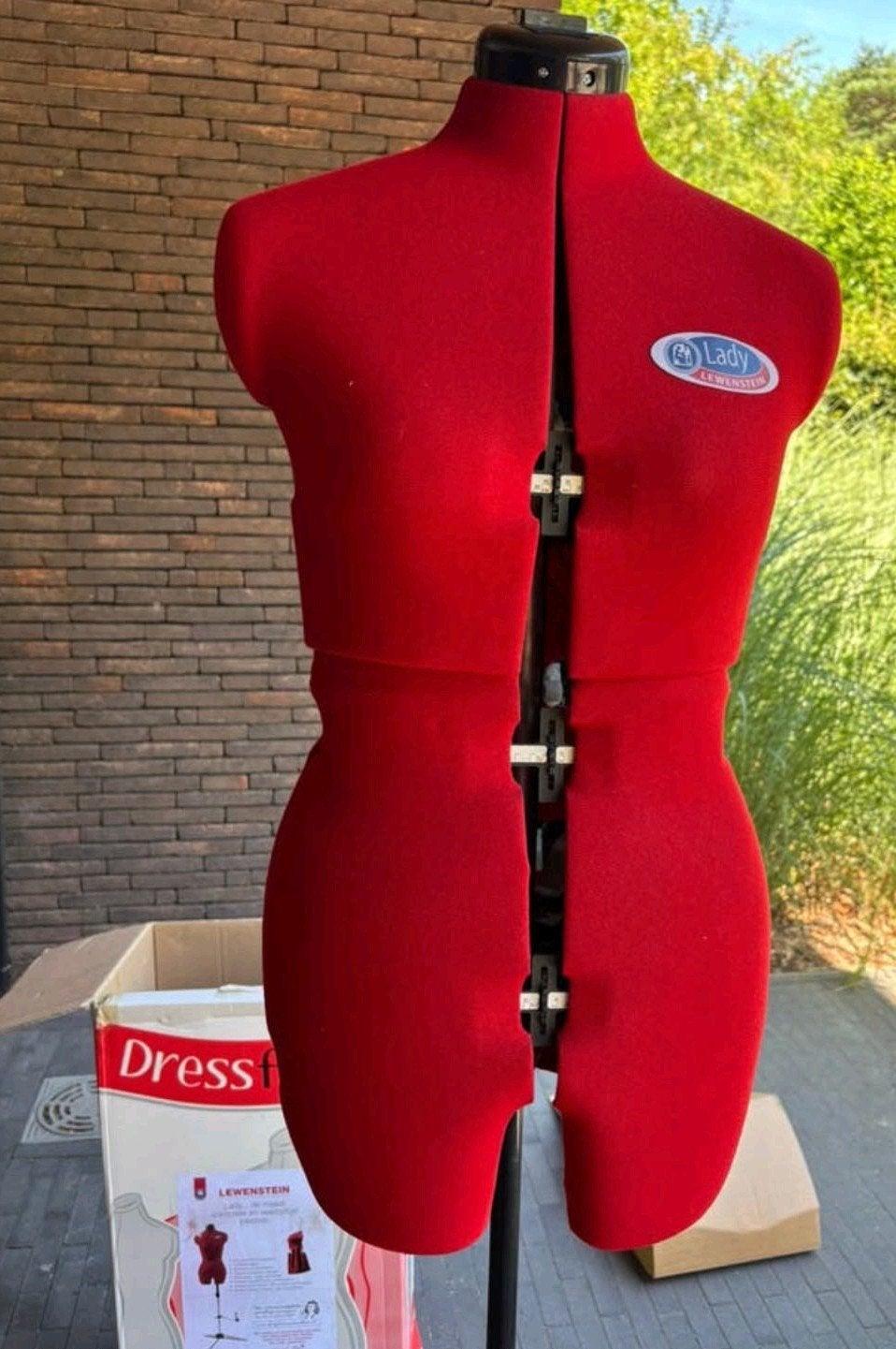 mooie  paspop (rood lady lewenstein paspop 40/48, Ophalen of Verzenden, Zo goed als nieuw, Paspop