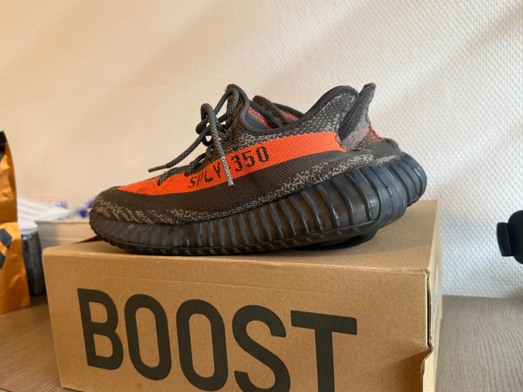 Adidas Yeezy Boost 350 V2 Beluga 2.0 - Maat 44, Ophalen, Gedragen, Overige kleuren, Sneakers of Gympen