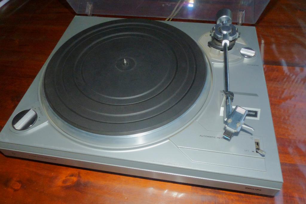 Platenspeler Philips F7122 prima werkend, Ophalen of Verzenden, Gebruikt, Platenspeler, Philips