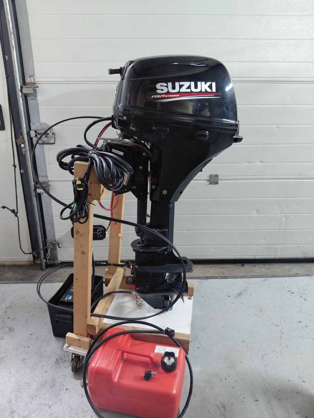 zgan SUZUKI 20 PK 4 TAKT MET ELEKTR START EN AB 2019 NW ST, Watersport en Boten, Buiten- en Binnenboordmotoren, Ophalen, 10 tot 30 pk
