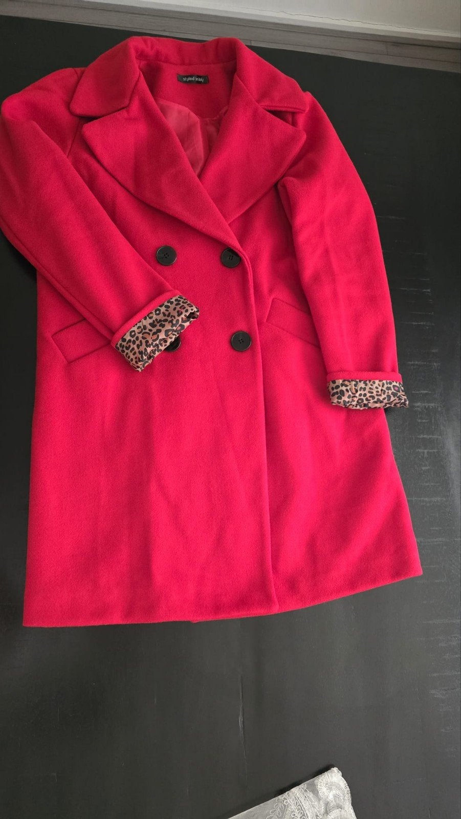 Rode jas met luipaardprint details, Maat 38/40 (M), Ophalen of Verzenden, Zo goed als nieuw, Styled in Italy