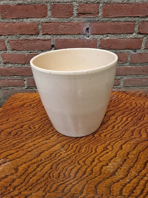 bloempot creme glad, Ophalen of Verzenden, 'T Olde Gre-j, Info@toldegrej.nl, Endepoelstraat 20f Didam
