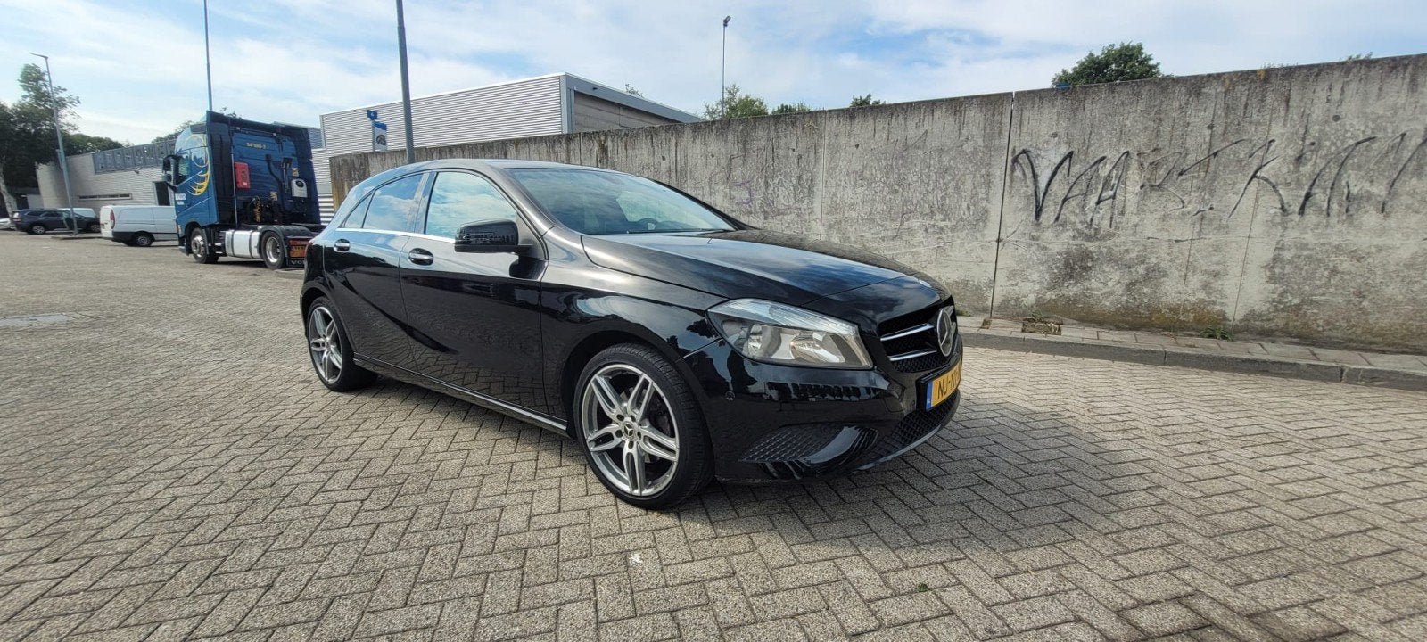 Mercedes A180 – 201 PK – Goed onderhouden – APK 03-08-2027 –, Auto's, Mercedes-Benz, Voorwielaandrijving, 4 cilinders, 1595 cc