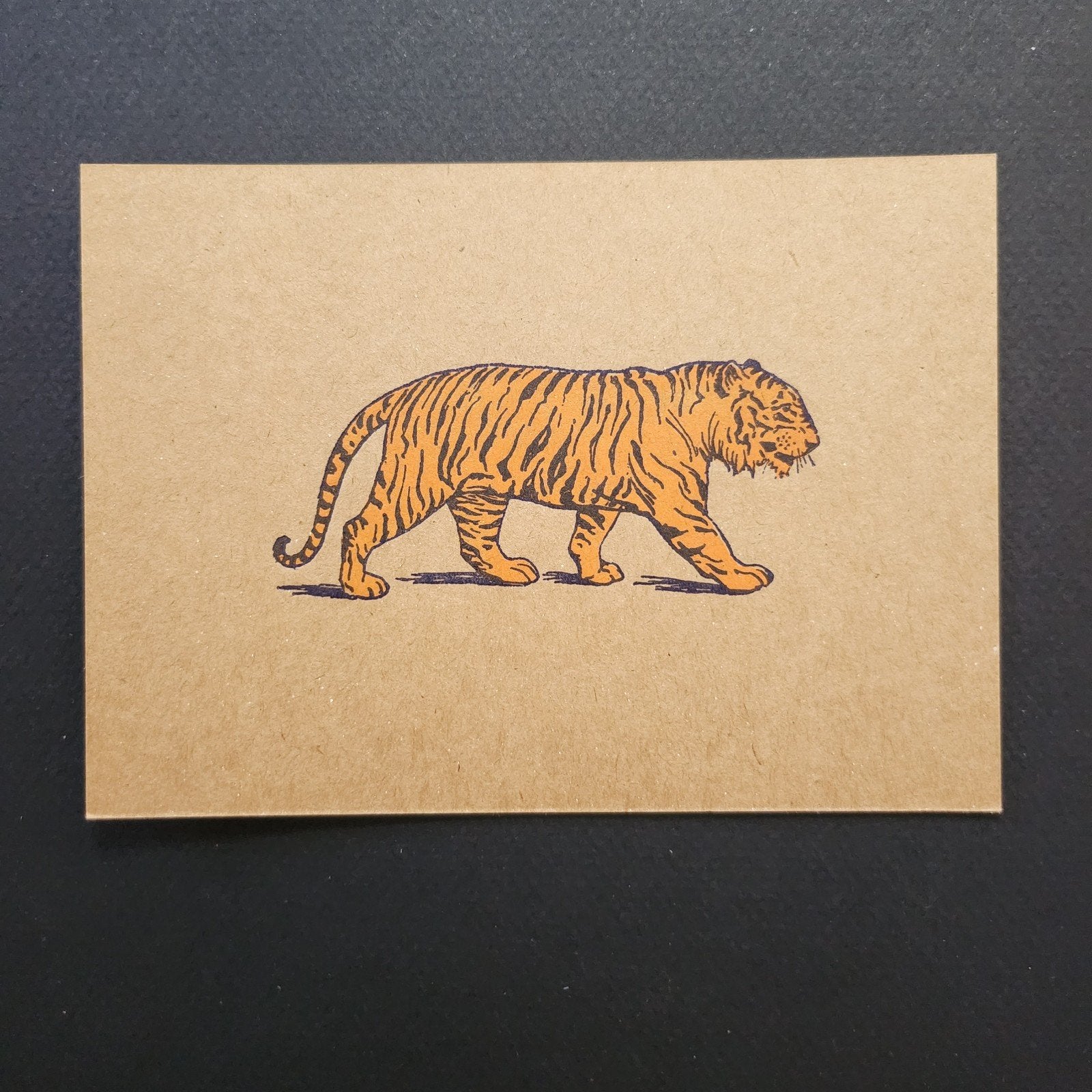 Handgedrukte kaart met tijgerprint op dik karton, Verzenden