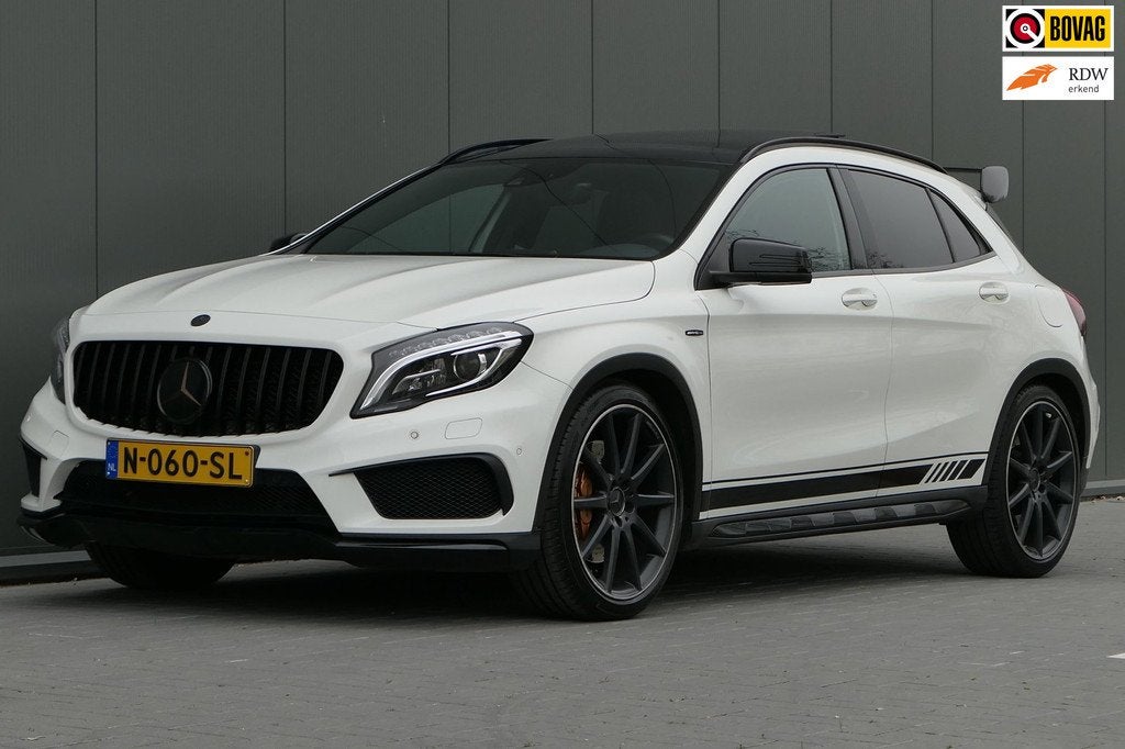 Mercedes-Benz GLA-klasse AMG 45 4MATIC First edition Panoram, Auto's, Mercedes-Benz, Gebruikt, 4 cilinders, Wit, Leder