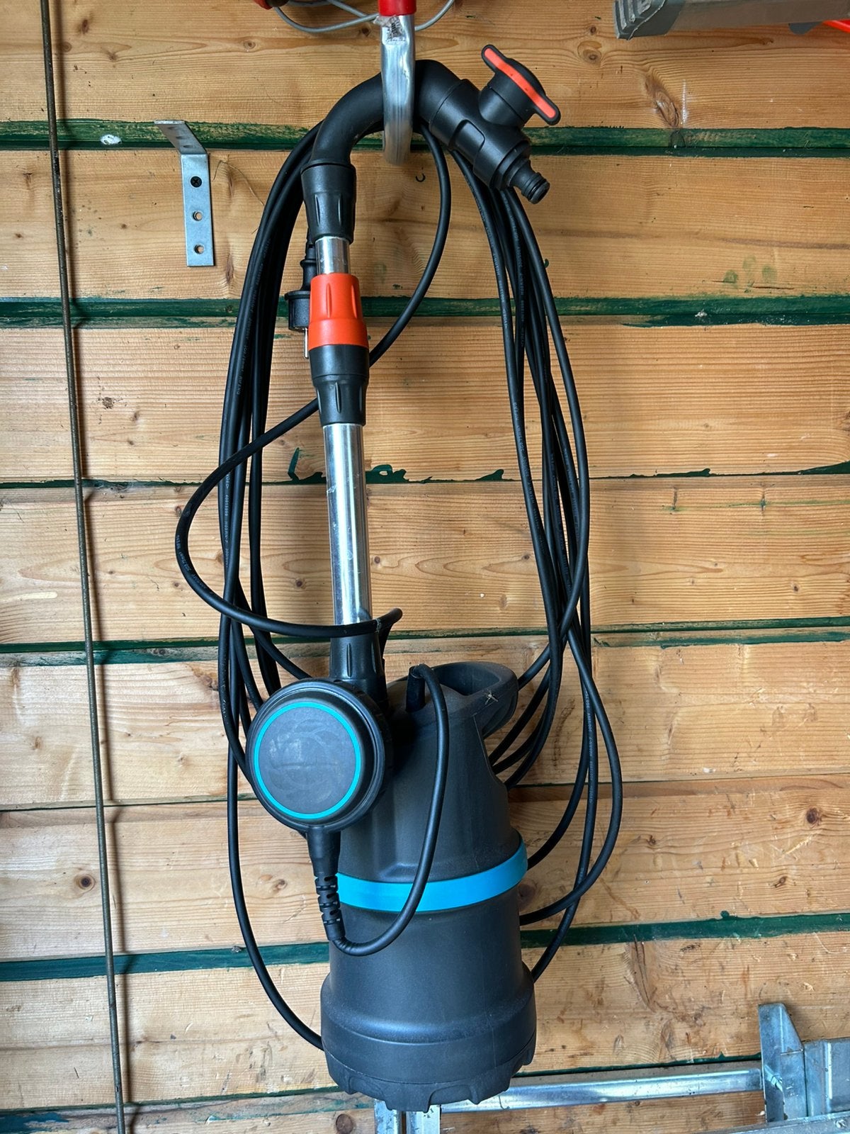 Gardena dompelpomp 25 euro, Ophalen, Gebruikt, Elektrisch, Regentonpomp