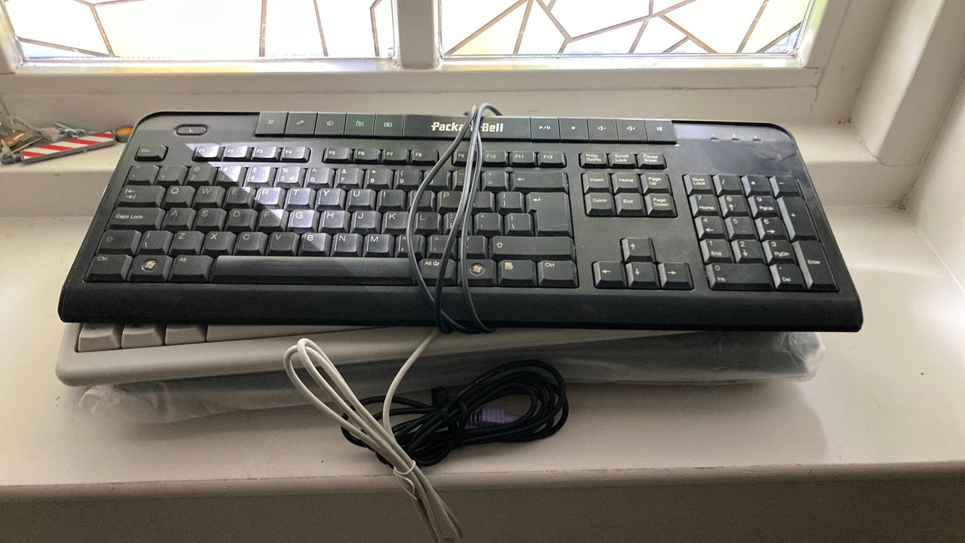 3x nieuwe toetsenborden met PS2 6 pins aansluiting, Computers en Software, Toetsenborden, Ophalen of Verzenden