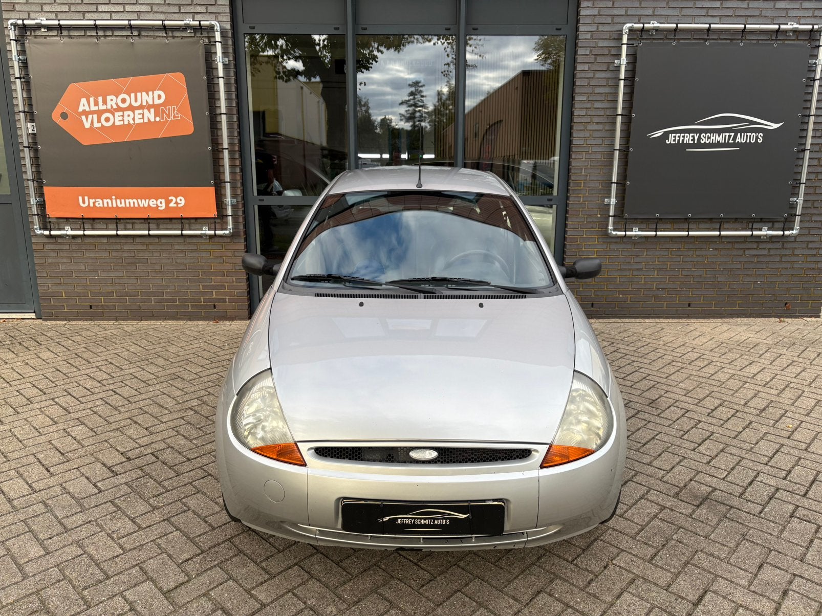 Ford Ka 1.3 I 44KW 2008 Grijs airco, weinig KM, 1 Jaar APK, Auto's, 1299 cc, 31 €/maand, 4 cilinders, Ka