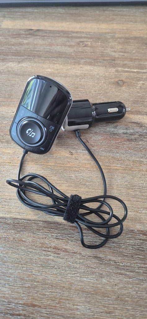 DINTO Bluetooth FM Transmitter BC71, Auto diversen, Carkits, Ophalen of Verzenden, Zo goed als nieuw