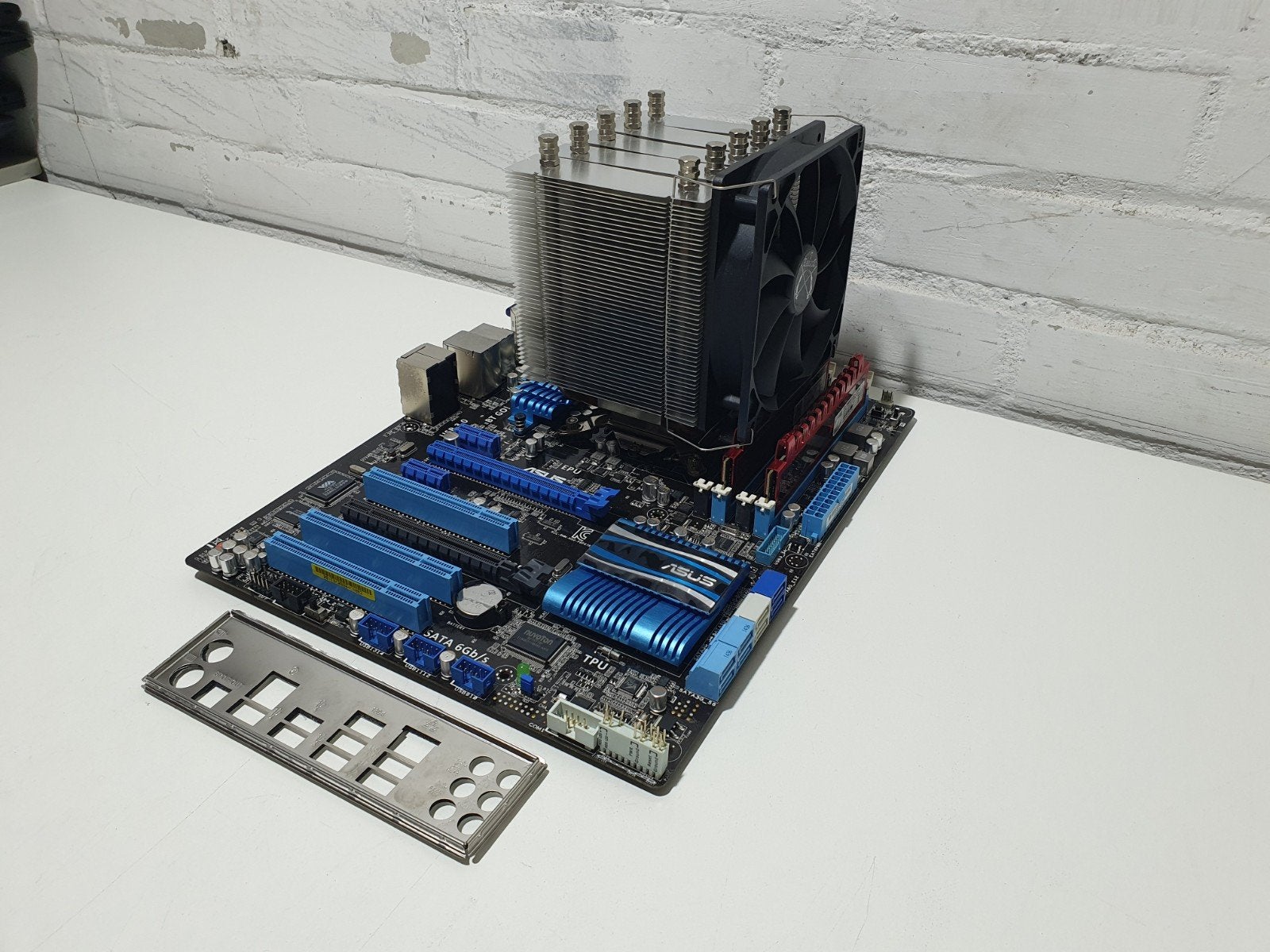 ASUS P8P67 Moederbord LGA1155 + i5-2500K + 8GB RAM - Getest, ., Refurbished, DDR3, Ophalen of Verzenden