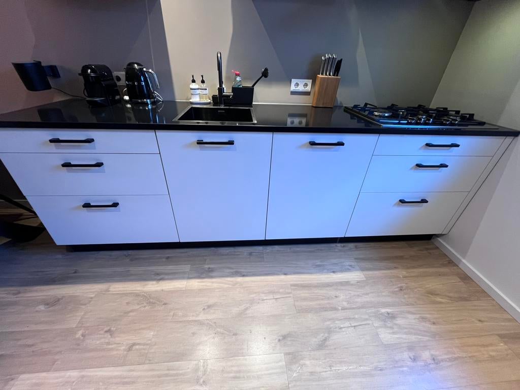 Complete keuken incl inbouwapparatuur, Ophalen of Verzenden, Zo goed als nieuw, Wit, Enkelwandige keuken